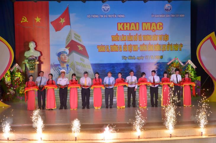 Khai mạc Triển lãm bản đồ và trưng bày tư liệu “Hoàng Sa, Trường Sa của Việt Nam - Những bằng chứng lịch sử và pháp lý”